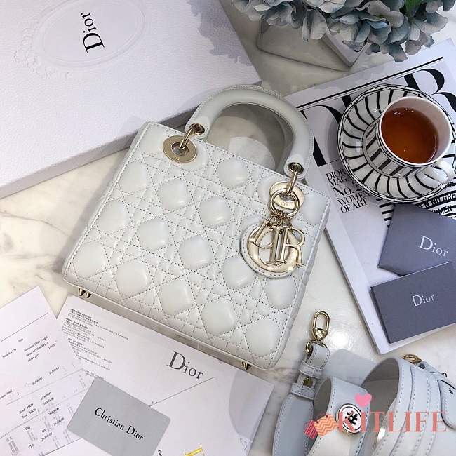 Lady Dior bag in White color cannage lambskin with badge &Gold hardware - 1