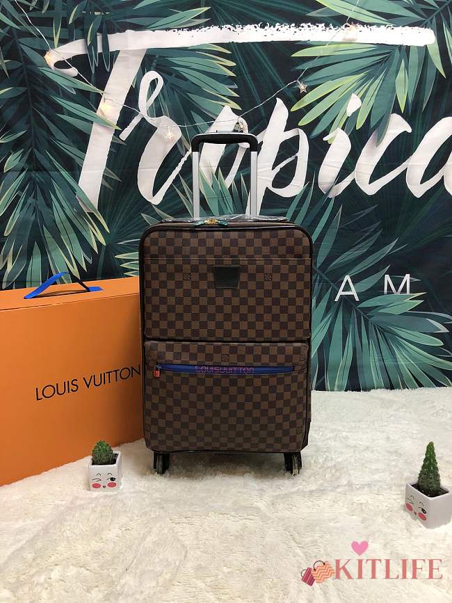Louis Vuitton travel box  - 1