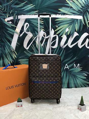 Louis Vuitton travel luggage wheel box