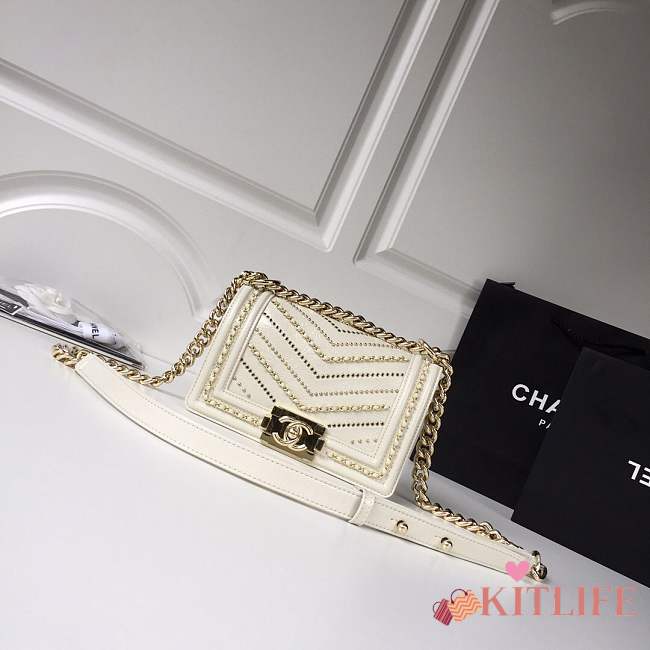 forubags small Chanel boy bag in white &gold hardware - 1