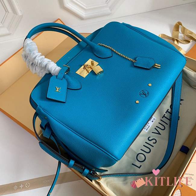 Louis Vuitton Milla Veau leather Handbag M54348 in blue - 1