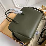 Louis Vuitton Milla Veau leather Handbag M54348 in green - 6