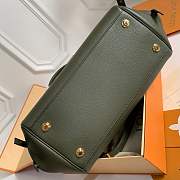 Louis Vuitton Milla Veau leather Handbag M54348 in green - 2