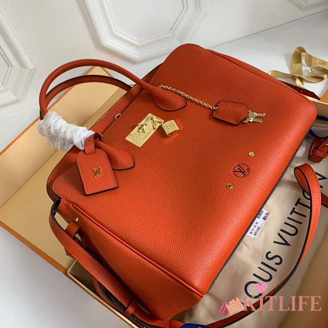 Louis Vuitton Milla Veau leather Handbag M54348 in orange - 1