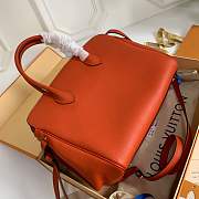 Louis Vuitton Milla Veau leather Handbag M54348 in orange - 3
