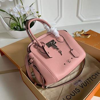 Louis Vuitton Milla Veau leather bag in pink M54347