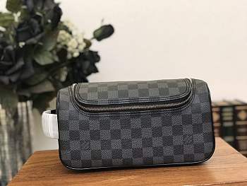 Forubags LV TOILETRY POUCH N47625 