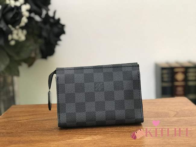 forubags  LV toiletry pouch 15 N47546 68771  - 1