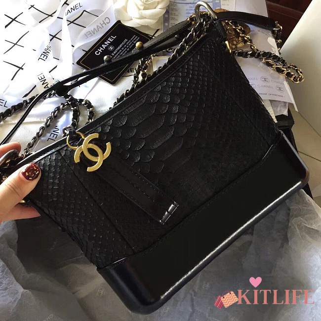 Forubags Chanel Gabrielle python Bag Black - 1