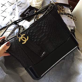 Forubags Chanel Gabrielle python Bag Black