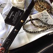 Forubags Chanel Gabrielle python Bag Black - 3