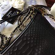 Forubags Chanel Gabrielle python Bag Black - 5