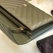 Chanel Wallet calfskin in Green With Gold Hardware 80758 - 3