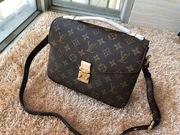 Louis Vuitton Monogram Pochette Metis Messenger M40780 