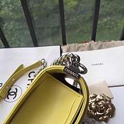 Forubags Chanel Multicolor Chevron Medium Boy Bag yellow - 4