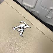 Louis Vuitton LOCKME II M50252 Vanille Noir 2015 - 6
