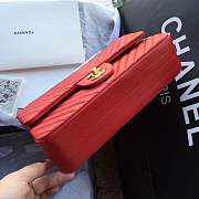 Forubags Chanel Chevron flap bag red lambskin gold metal medium  A01112  - 3