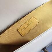 Forubags Chanel Boy Bag Lambskin with handle white - 5