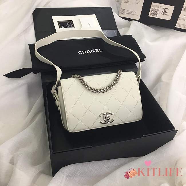 CHANEL New summer 2019 Rhombohedral bag S0574# white - 1