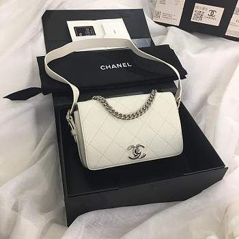 CHANEL New summer 2019 Rhombohedral bag S0574# white