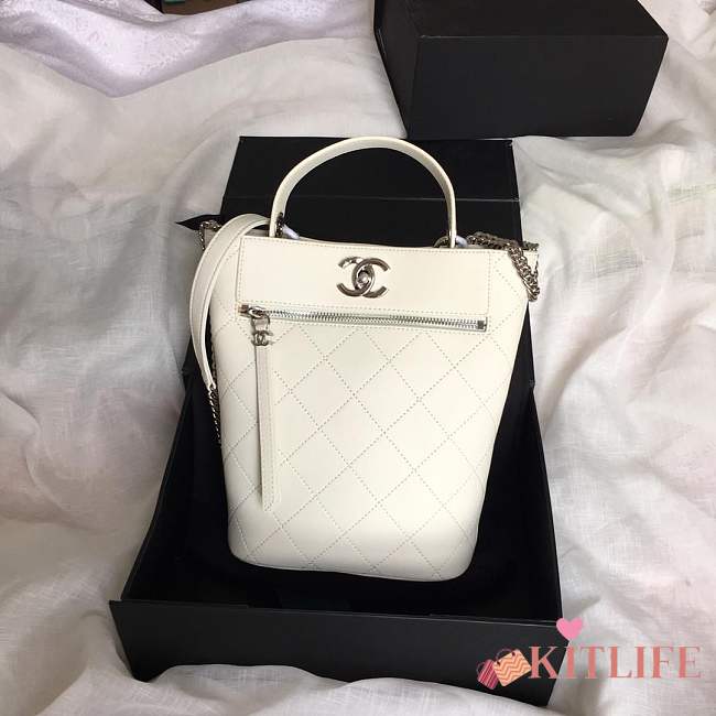 Forubags Chanel bucket bag Calfskin & Silver-Tone Metal Ref.  AS0578 B00377 10601 - 1