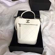 Forubags Chanel bucket bag Calfskin & Silver-Tone Metal Ref.  AS0578 B00377 10601 - 1