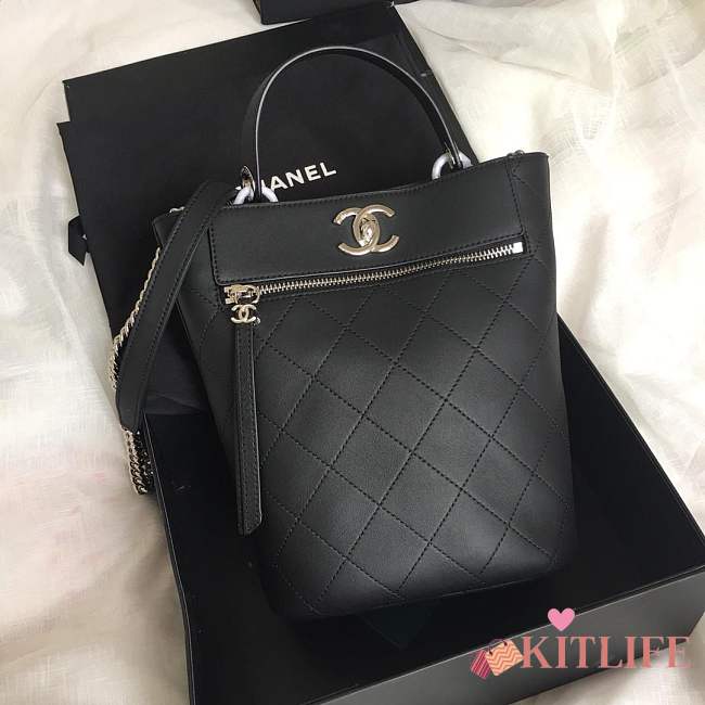 Forubags Chanel bucket bag Calfskin & Silver-Tone Metal Ref.  AS0578 B00377 94305 - 1