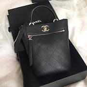 Forubags Chanel bucket bag Calfskin & Silver-Tone Metal Ref.  AS0578 B00377 94305 - 1