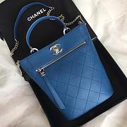 Forubags Chanel bucket bag Calfskin & Silver-Tone Metal &Blue - 4