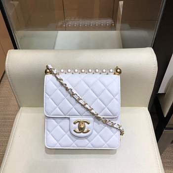 Forubags Chanel Flap Bag Lambskin, Imitation Pearls & Gold-Tone Metal White AS0584 B00374 10601