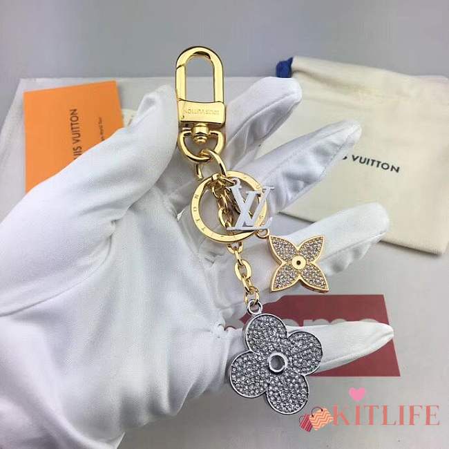 Forubags Louis Vuitton BLOOMING FLOWER STRASS BAG CHARM AND KEY HOLDER M64265 - 1