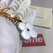 Forubags Louis Vuitton BLOOMING FLOWER STRASS BAG CHARM AND KEY HOLDER M64265 - 2