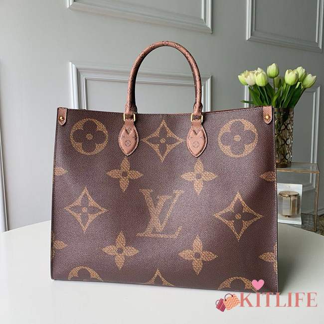 Louis Vuitton Monogram Giant Onthego Tote Bag in Khaki - 1