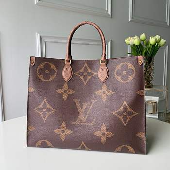 Louis Vuitton Monogram Giant Onthego Tote Bag in Khaki