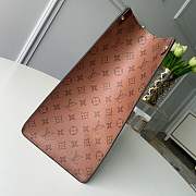 Louis Vuitton Monogram Giant Onthego Tote Bag in Khaki - 3