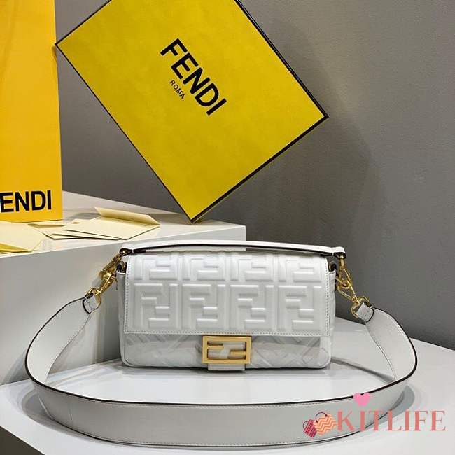 Forubags 2019 Fendi BAGUETTE bag Lambskin Leather medium white - 1