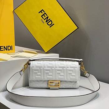 Forubags 2019 Fendi BAGUETTE bag Lambskin Leather medium white