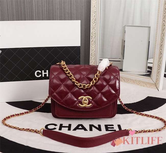 Chanel Small Flap Bag Calfskin leather & Gold hardware in burgundy - 1