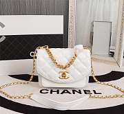 Chanel Flap Bag Calfskin & Gold-Tone Metal White 19*14*5cm - 1