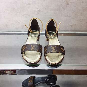 forubags LV cowhide leather sandals gold&black