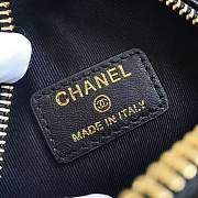 Chanel Lambskin Quilted Round Clutch With Chain Black - 5