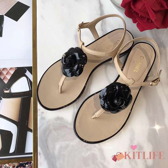 Chanel Camellia sandals Size 35-40 beige - 1