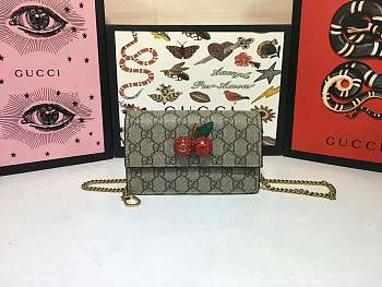 Forubags Gucci GG Supreme mini bag with cherries Style ‎481291 K9GXT 8694