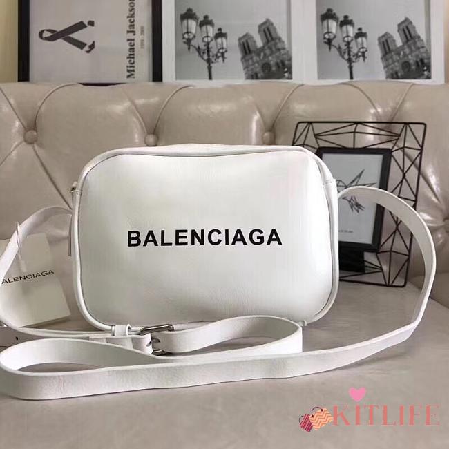 Balenciaga shoulder bag white size:18x12x6cm - 1