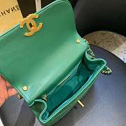 Chanel Sheepskin retro green chain bag Size：19X14X7CM - 5