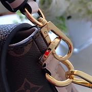 LOUIS VUITTON LV BEAUBOURG MM BEIGE - 5