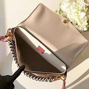 LOUIS VUITTON LV BEAUBOURG MM BEIGE - 4