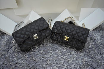 Kitlife Chanel Black Calfskin Caviar Leather Flap Bag With Gold / Silver Hardware - 20cm