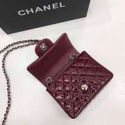 Chanel Lacquer skin burgundy Shoulder bag with gold hardware Size 17cm - 3