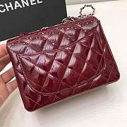 Chanel Lacquer skin burgundy Shoulder bag with gold hardware Size 17cm - 5